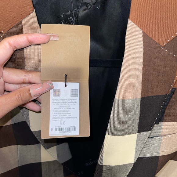 Burberry Sidon Jacket in Dark Birch Brown Check - Picture 13 of 15
